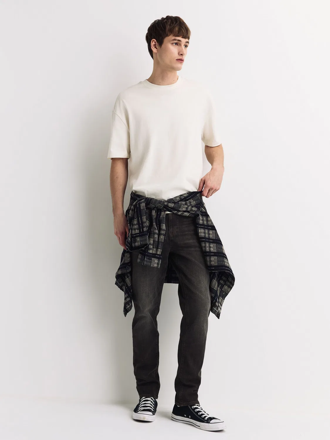 Джинсы классические стрейч, модель Single Skinny Fit Next, темно-коричневые с рисунком елочка — фото 2