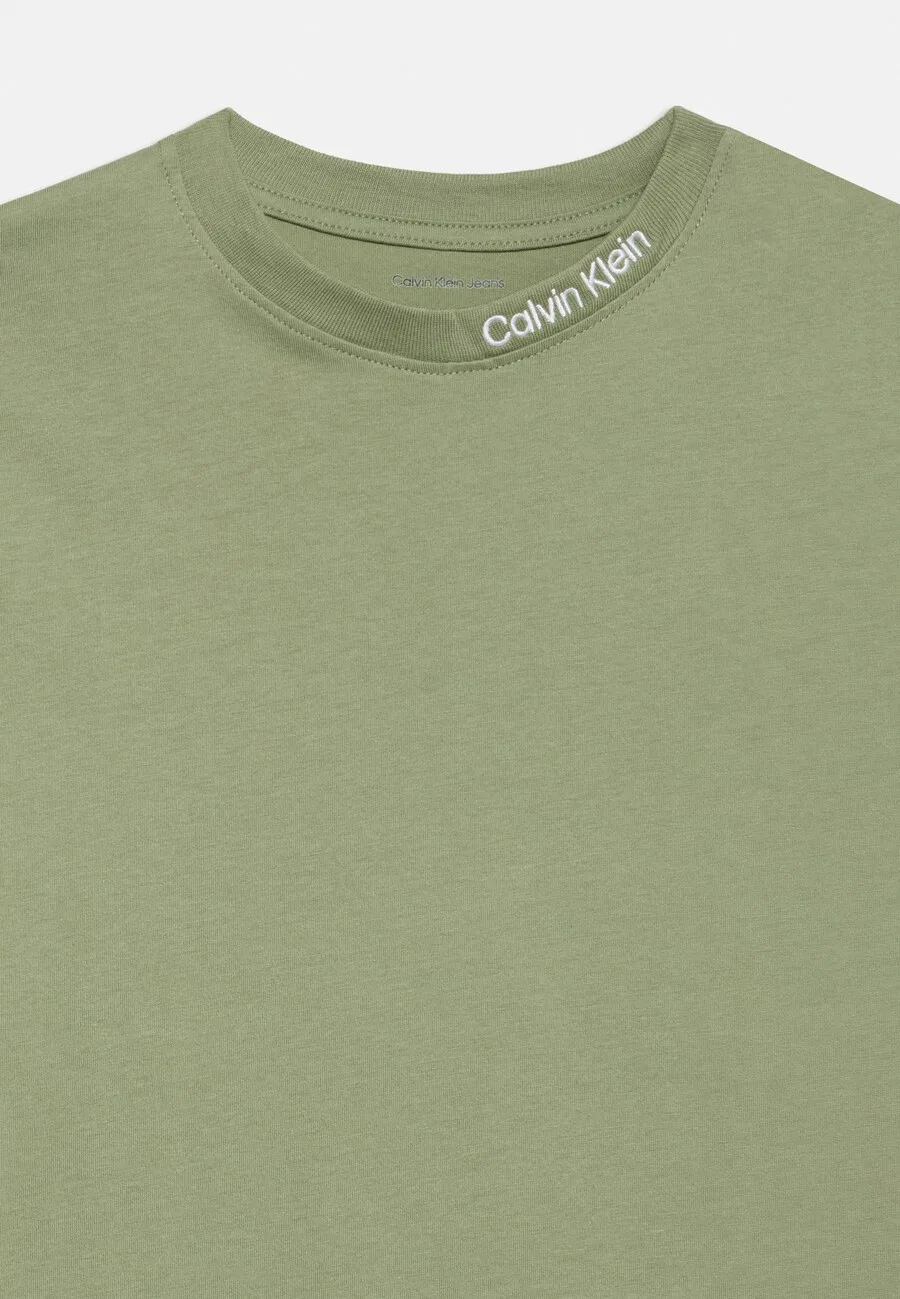 Футболка Calvin Klein Jeans кремового и оливкового цвета — фото 4