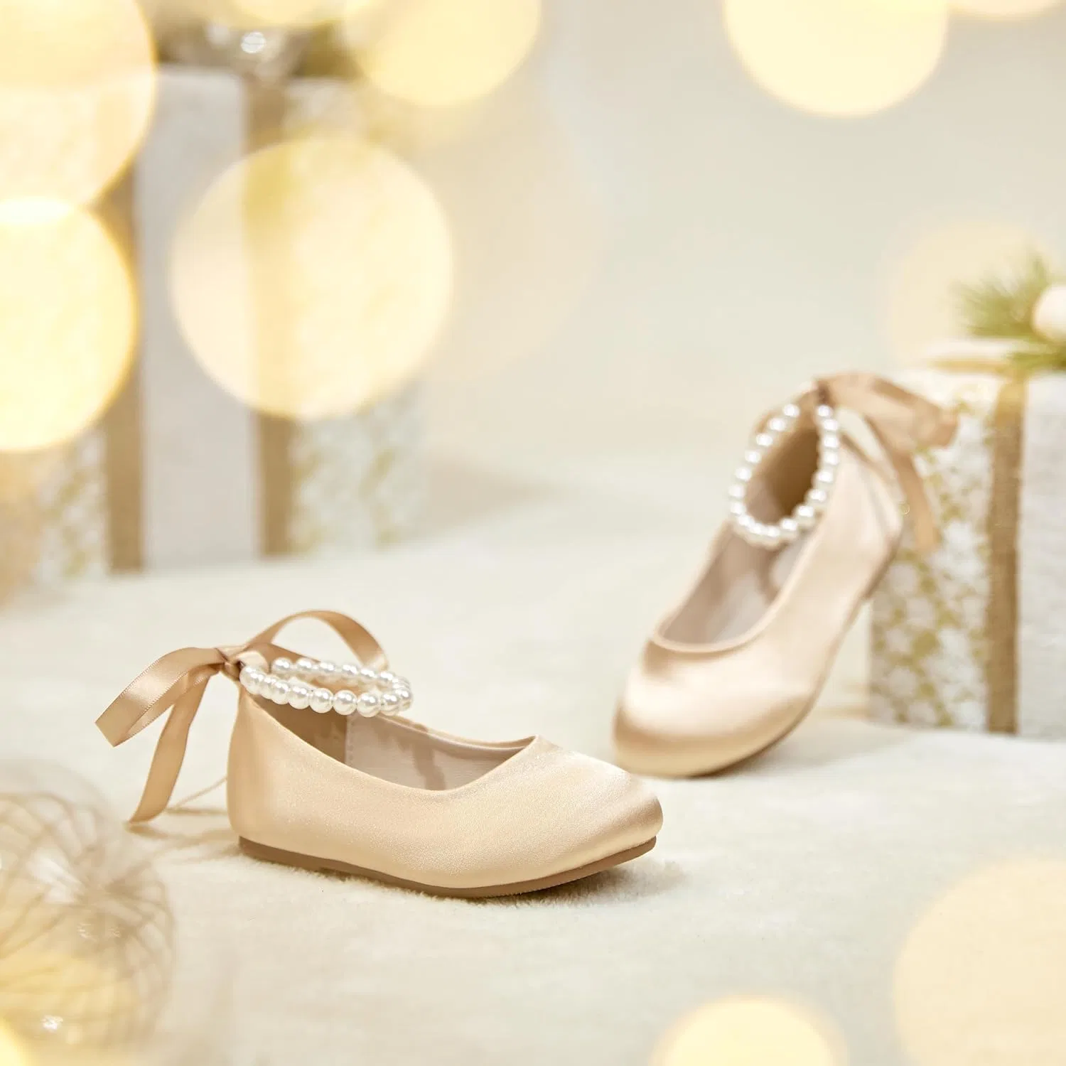 Детские туфли-балетки для девочек с жемчужным ремешком PHIRAMIN, Champagne Pearl Strap — фото 2