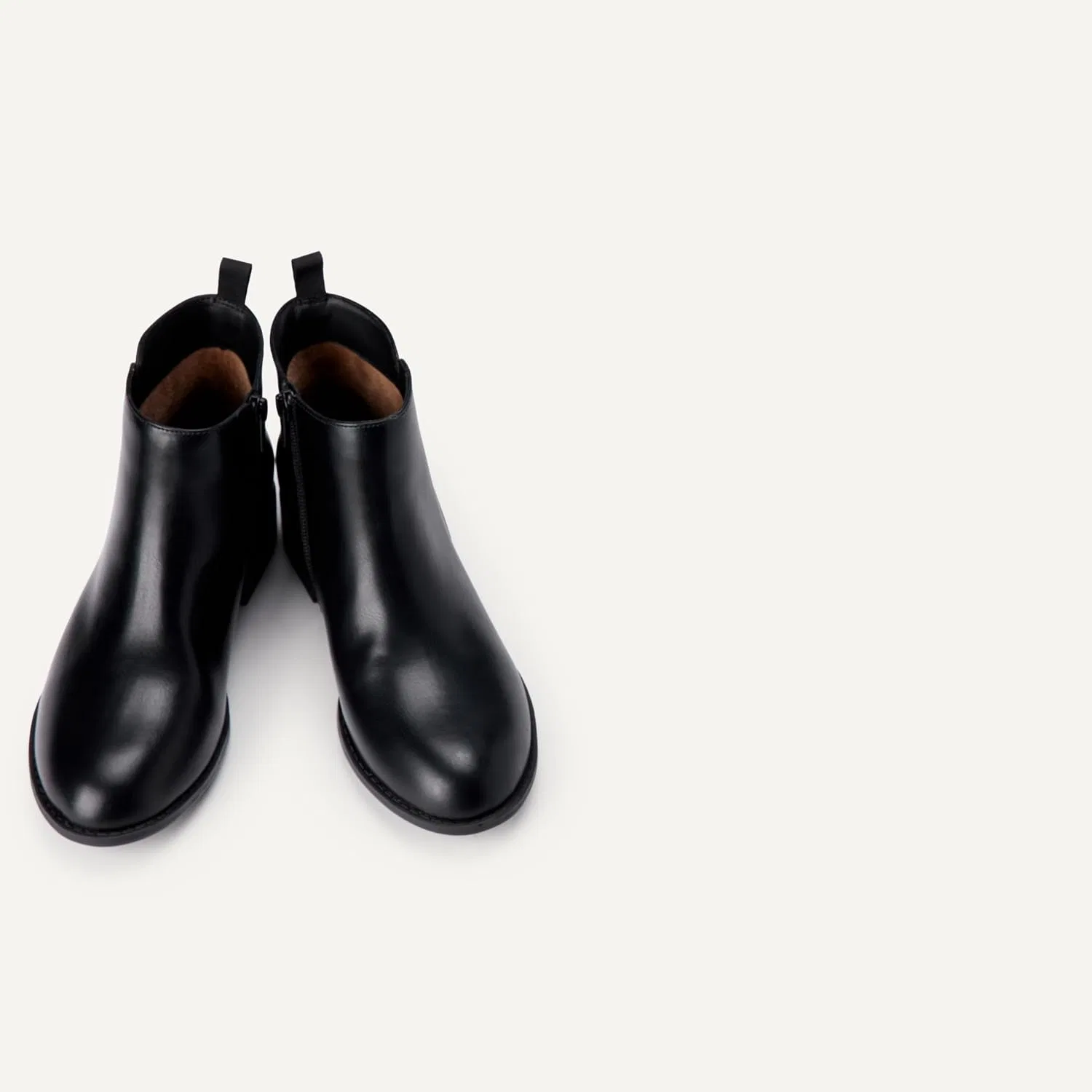 Детские ботинки для девочек на молнии Amazon Essentials, Black Faux Leather — фото 3