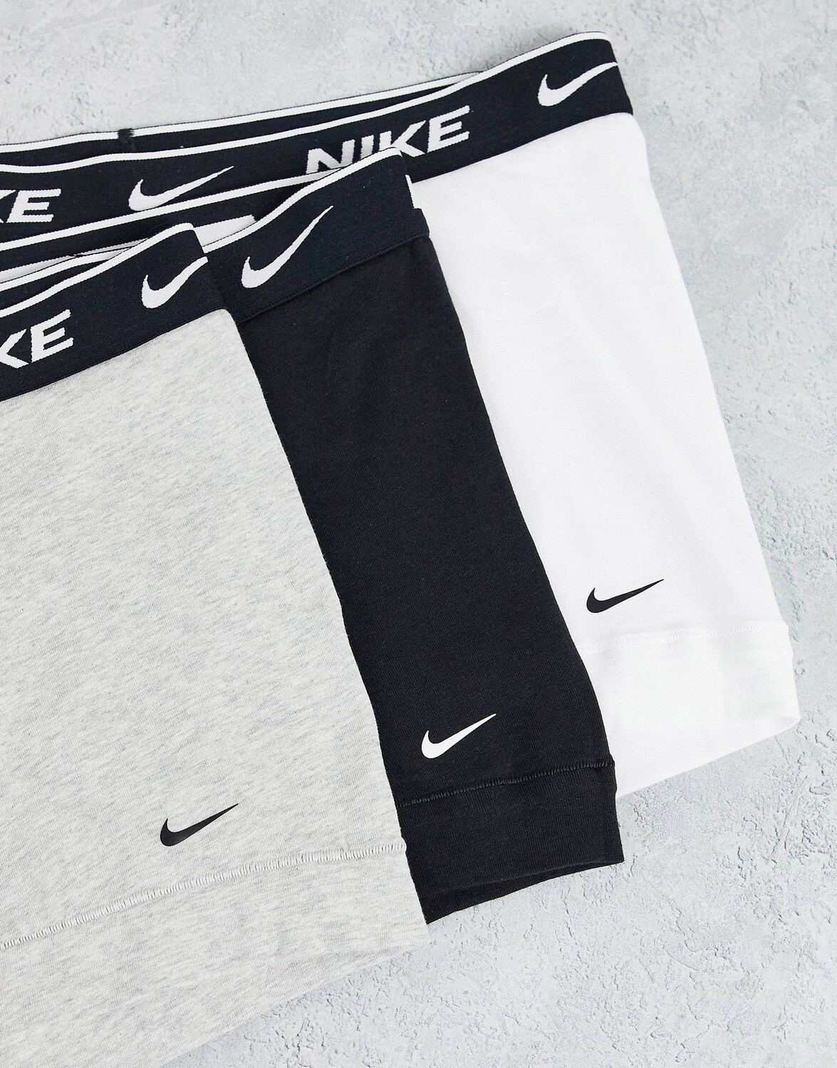 Комплект из трех хлопковых эластичных плавок Nike черного/серого/белого цвета — фото 4