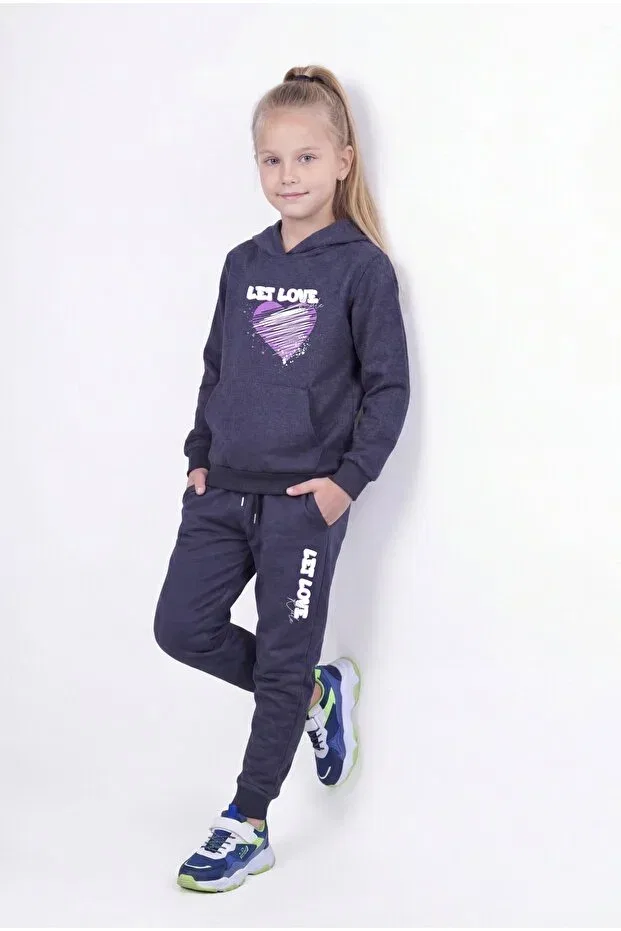 Детский комплект спортивного костюма для девочек с принтом Kangaroo pocket hooded love print detailed girls' tracksuit set Fyk Kids, Smoke Grey — фото 2