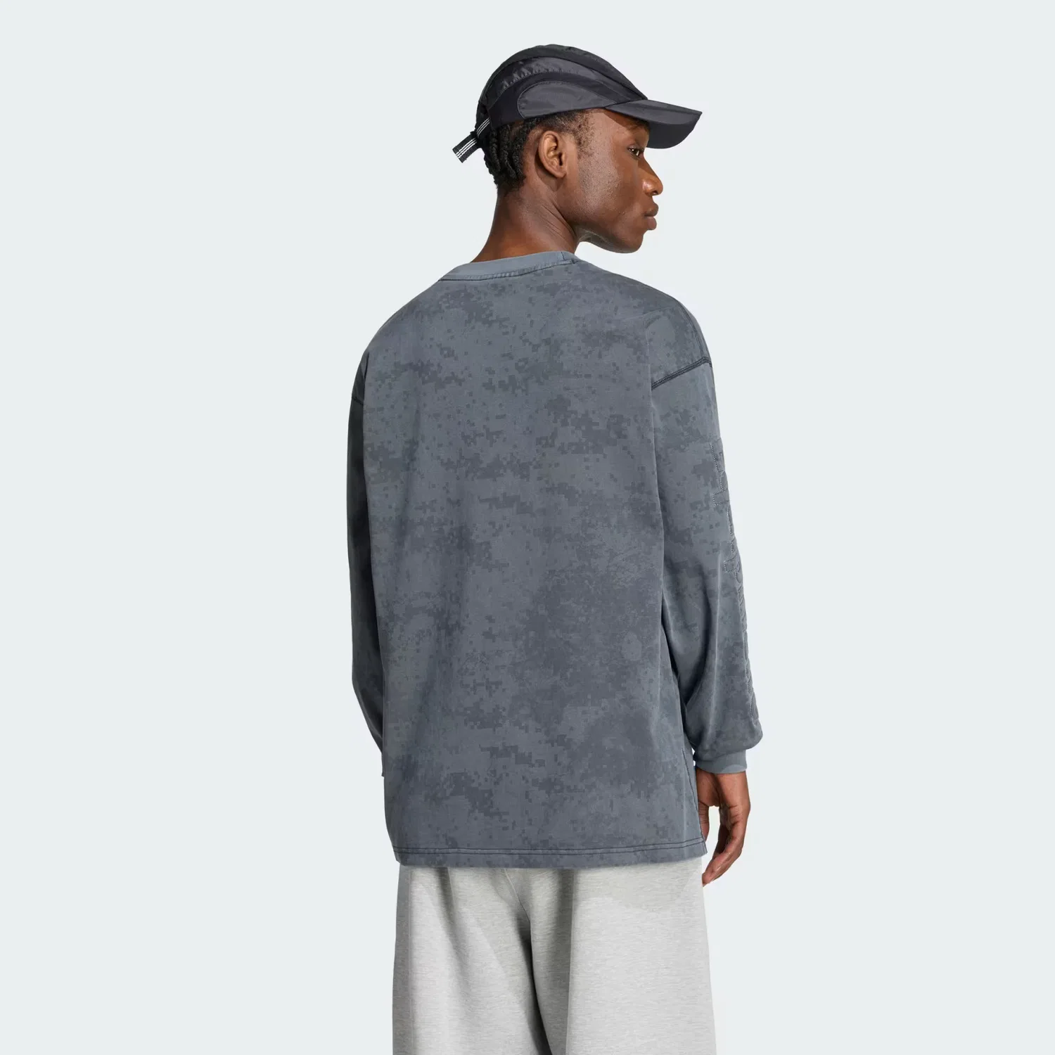 Мужская футболка оверсайз Adidas Equipment Tee Adidas Originals, темно-серый — фото 2