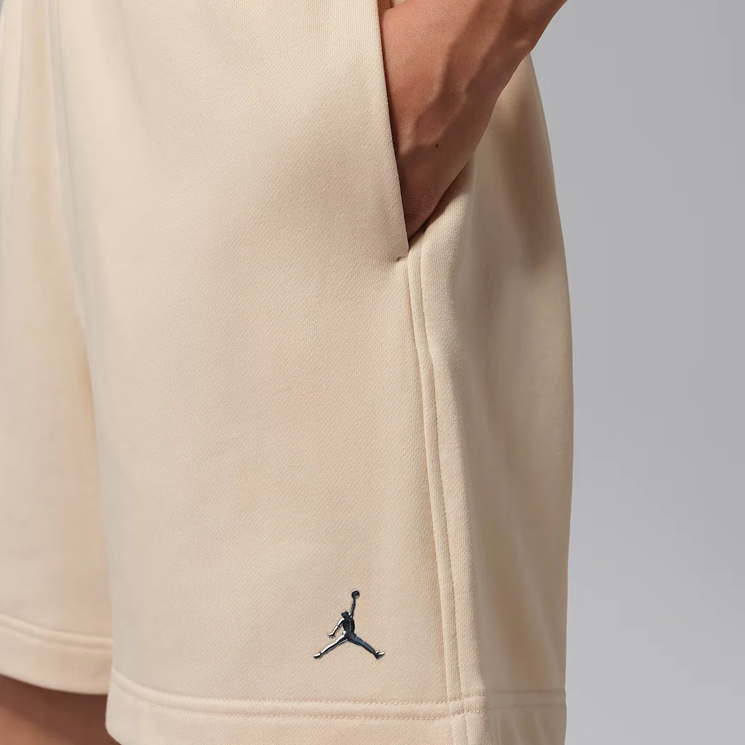 Женские шорты из футера Brooklyn Fleece Jordan, Pearl White — фото 4
