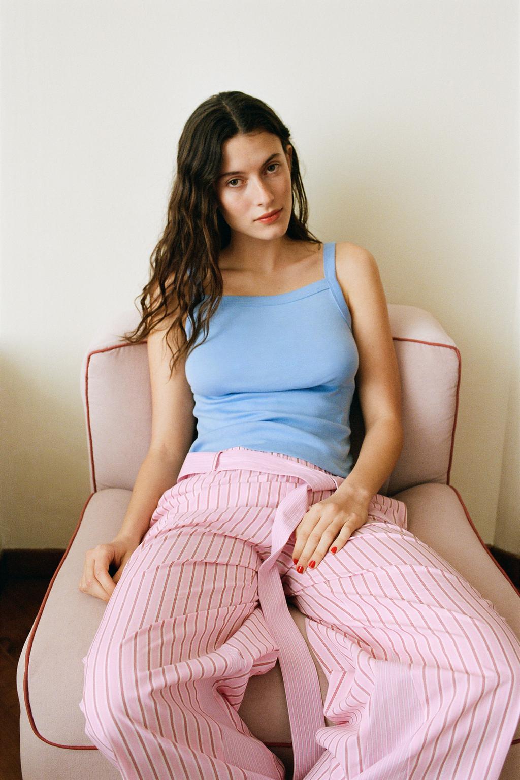 

Футболка с квадратным вырезом ZARA, светло-синий