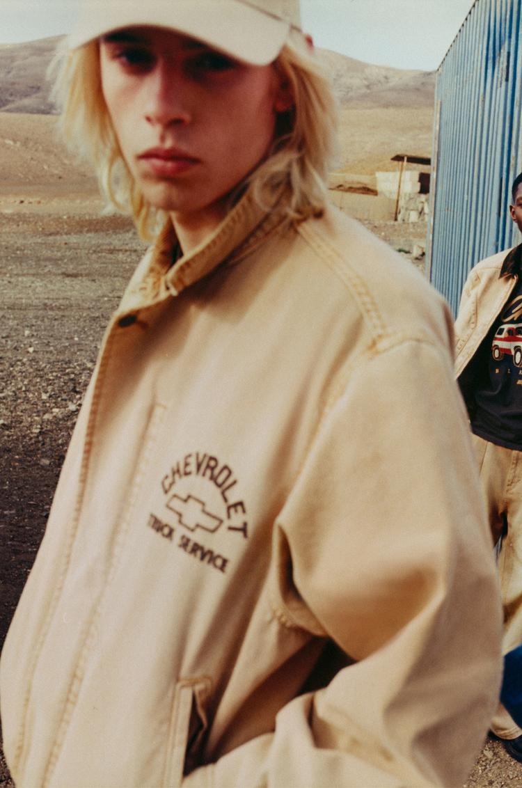 

Джинсовая куртка Chevrolet Pull And Bear, бежевый