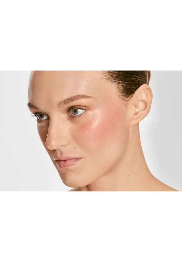 Многофункциональный румянец-стик Diane von Furstenberg Incharge - румяна 4.1 г Estee Lauder, цвет pink me — фото 4