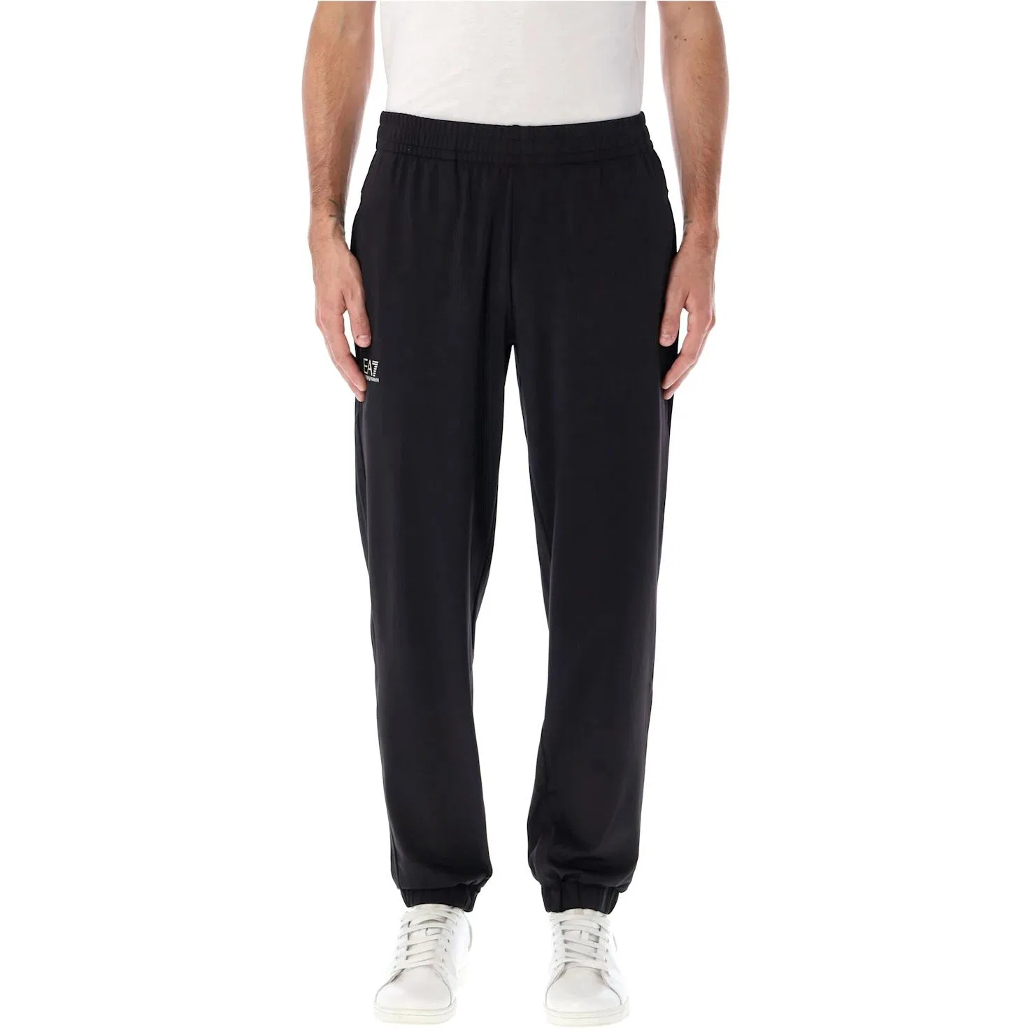 Мужские спортивные штаны с принтом Logo Printed Tapered Leg Pants EMPORIO ARMANI, Black — фото 4