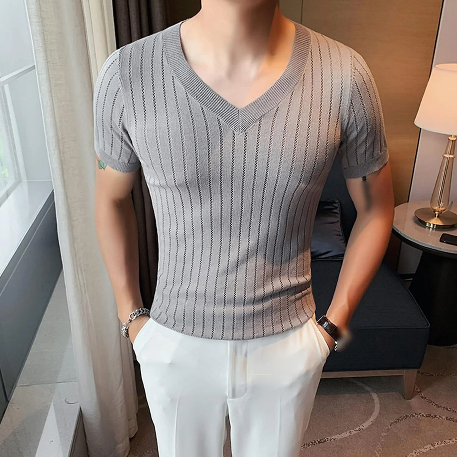 Мужская полосатая футболка slim fit v-образным вырезом — фото 3