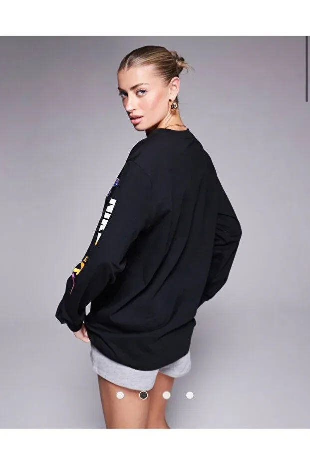 Женская футболка с длинным рукавом с принтом Sportswear Essentials Nike, Black — фото 4