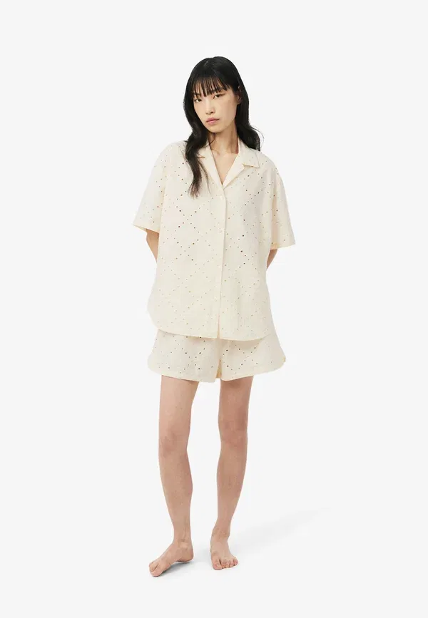 Пижамный комплект Lacoste, бежевый однотонный