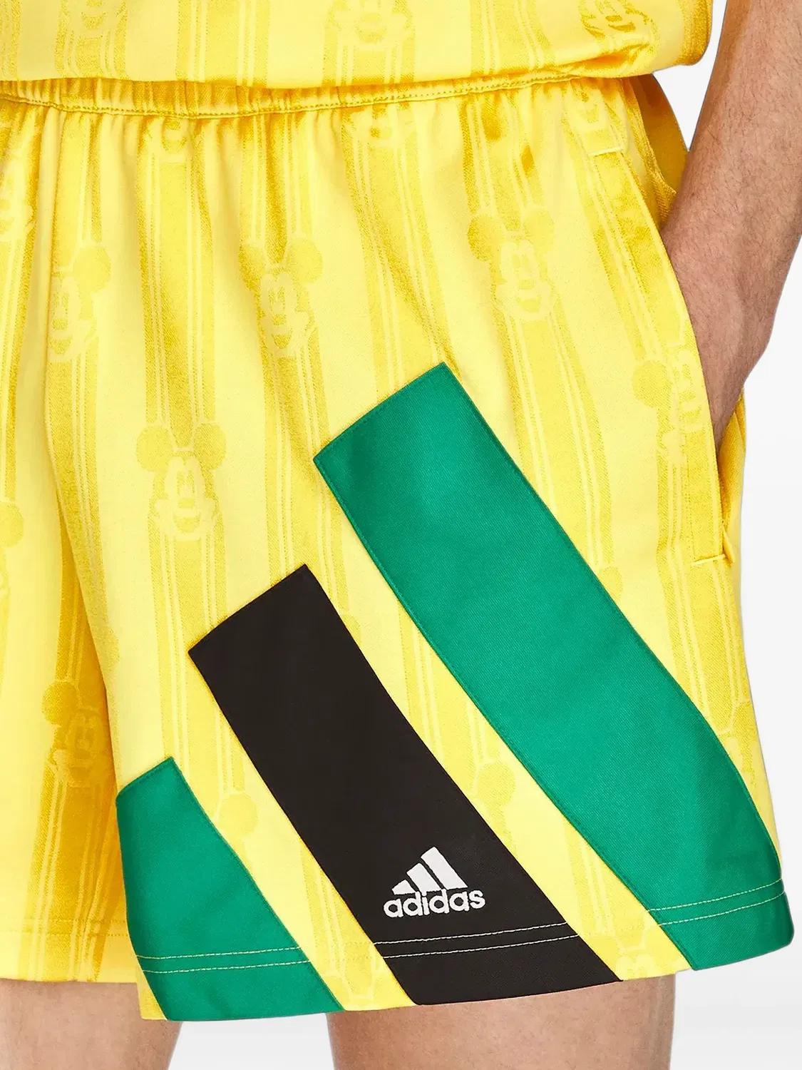Трековые шорты из желтого жаккарда Adidas, желтый — фото 2