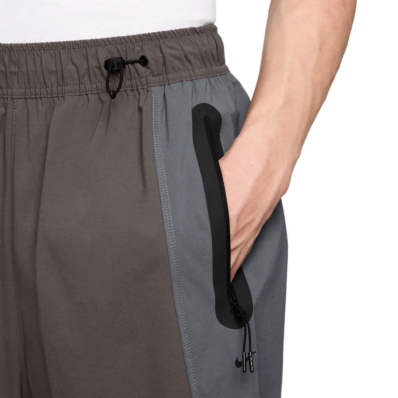 Мужские брюки Tech Woven Pro Oversized Nike, цвет Cave Stone/Cool Grey/Black — фото 3