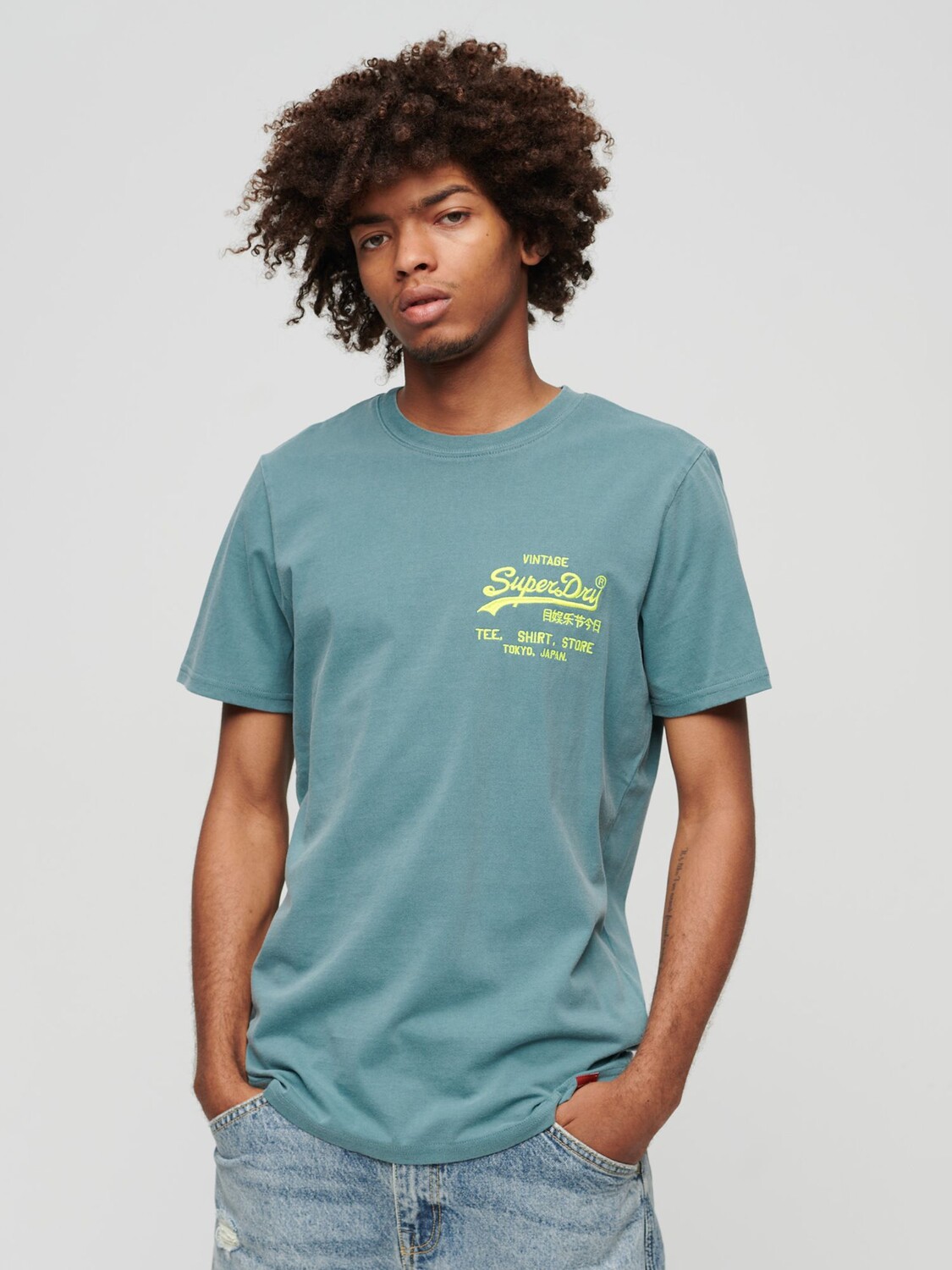 

Футболка с маленьким логотипом Superdry Neon Vintage, цвет Hydro Blue