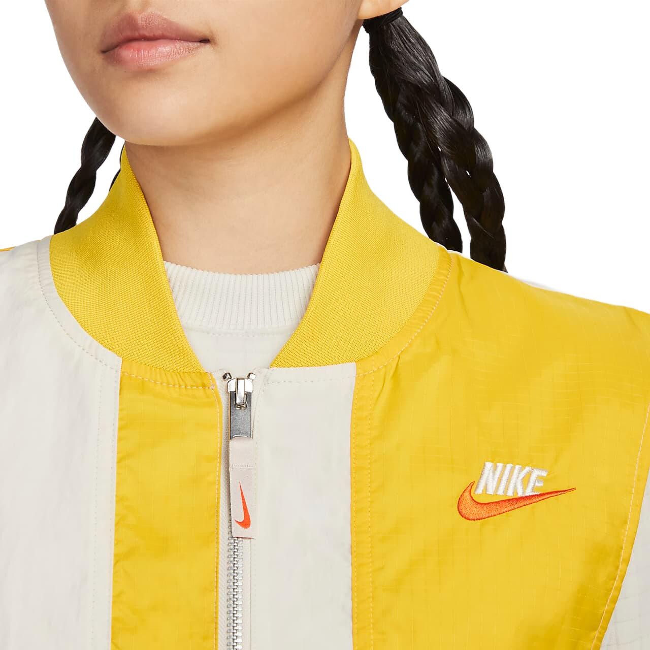 Жилет женский светло-коричневый цвета красного дерева Nike — фото 4
