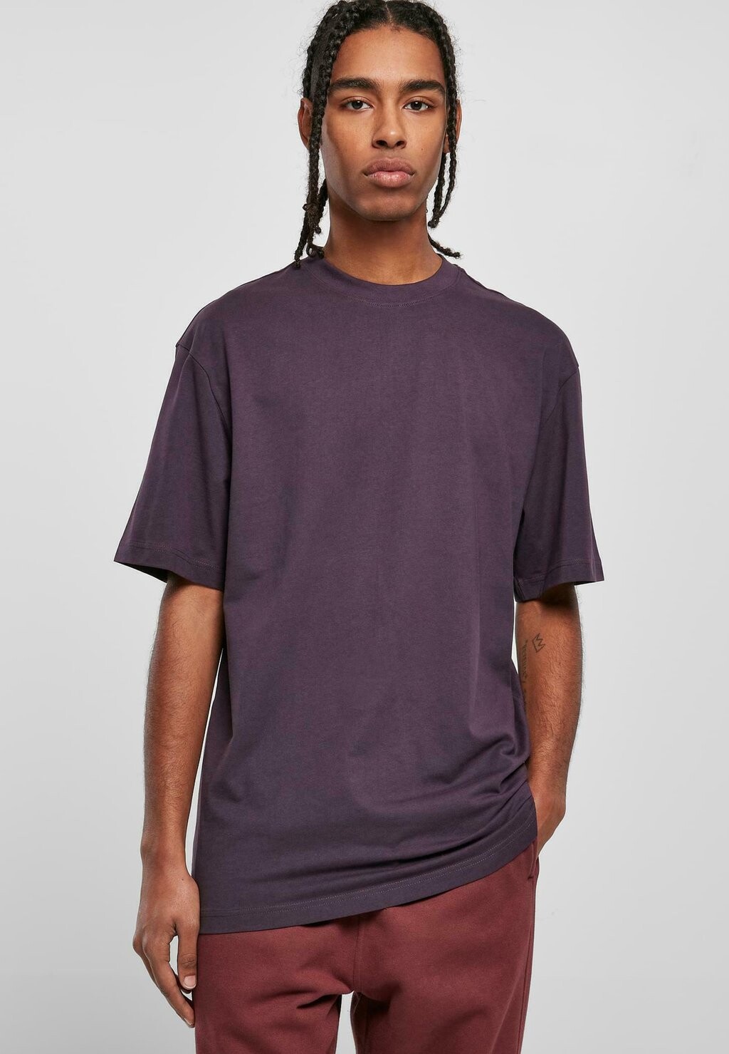 

Футболка базовая TALL Urban Classics, цвет purplenight