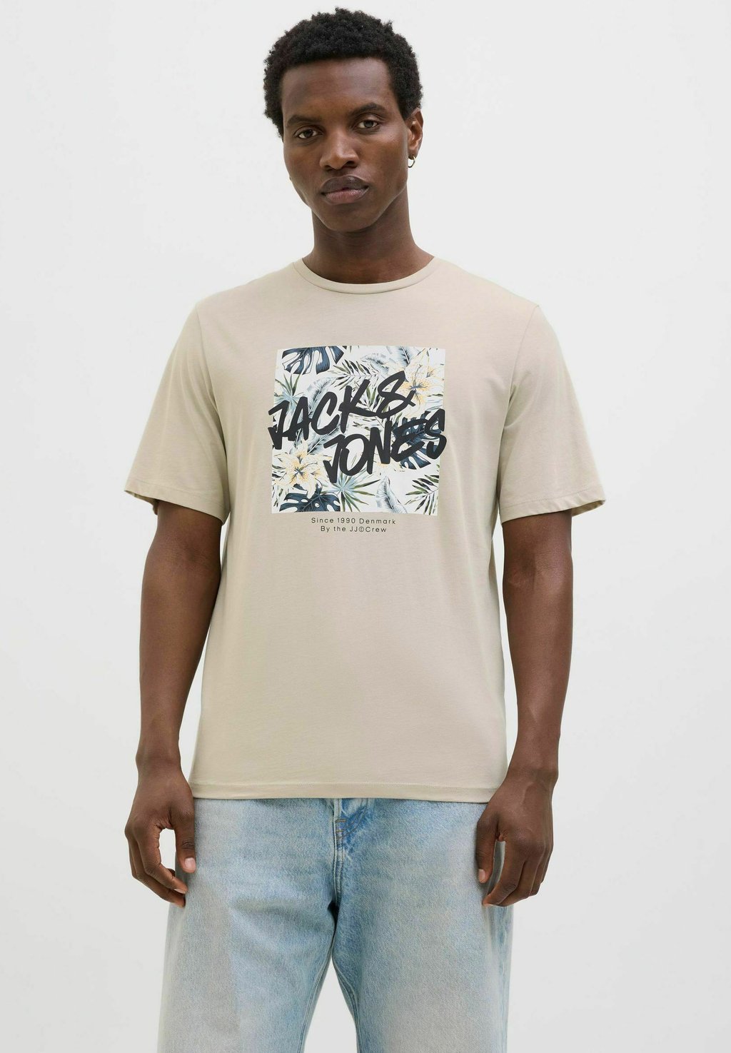 

Футболка с принтом LOGO RUNDHALSAUSSCHNITT Jack & Jones, бежевый