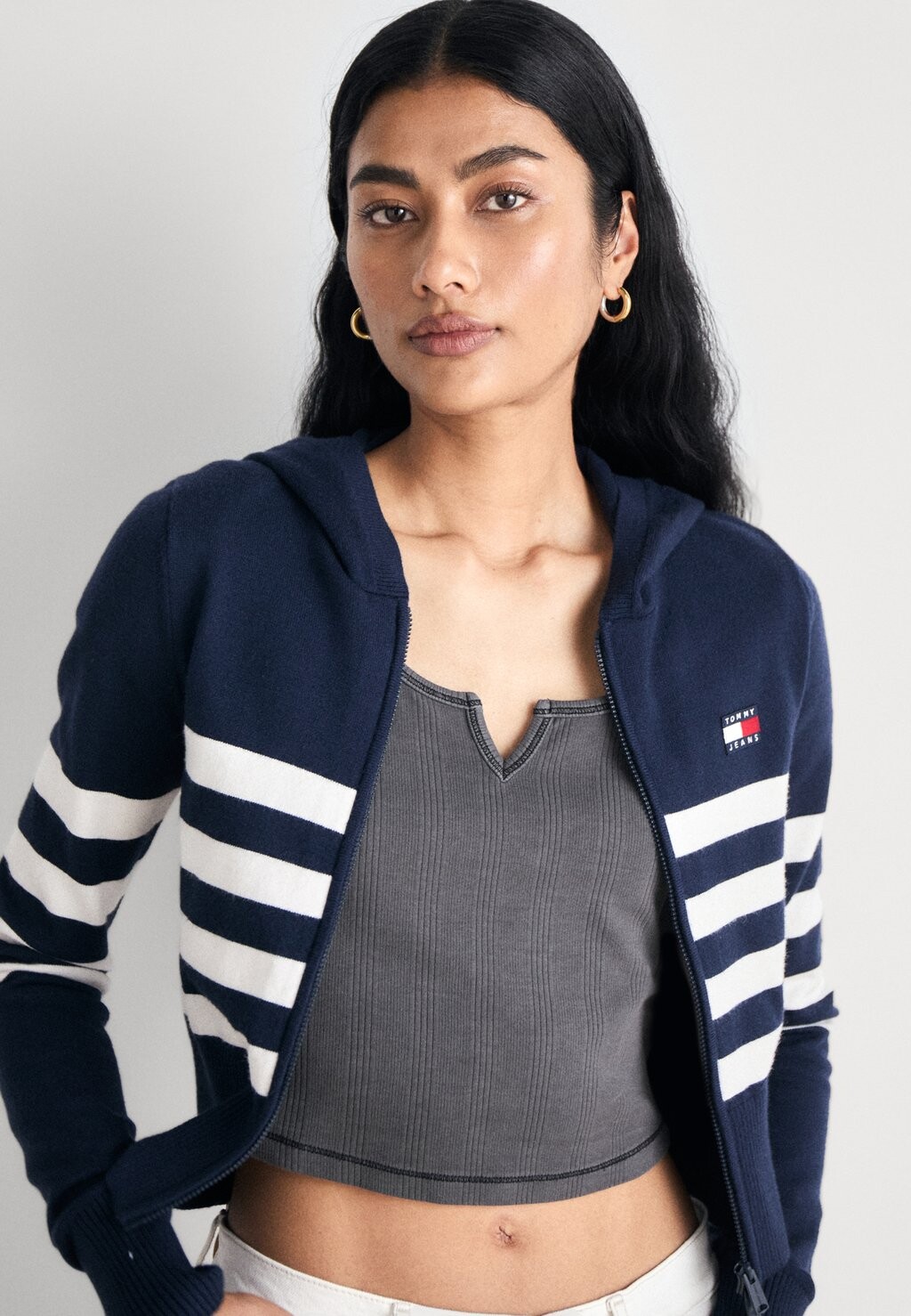 

Вязаный жакет ZIP BADGE HOOD Tommy Hilfiger, темно-синий