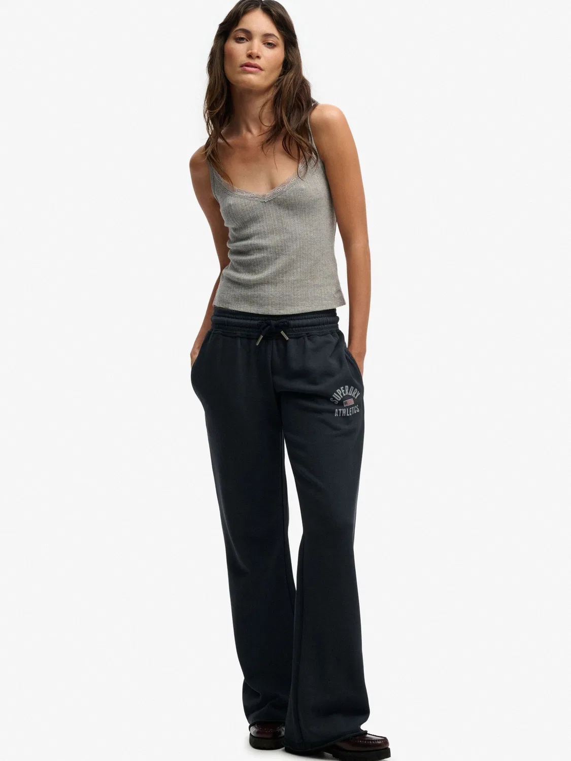 Топ Athletic Essentials V-Neck Pointelle Superdry, серый — фото 2