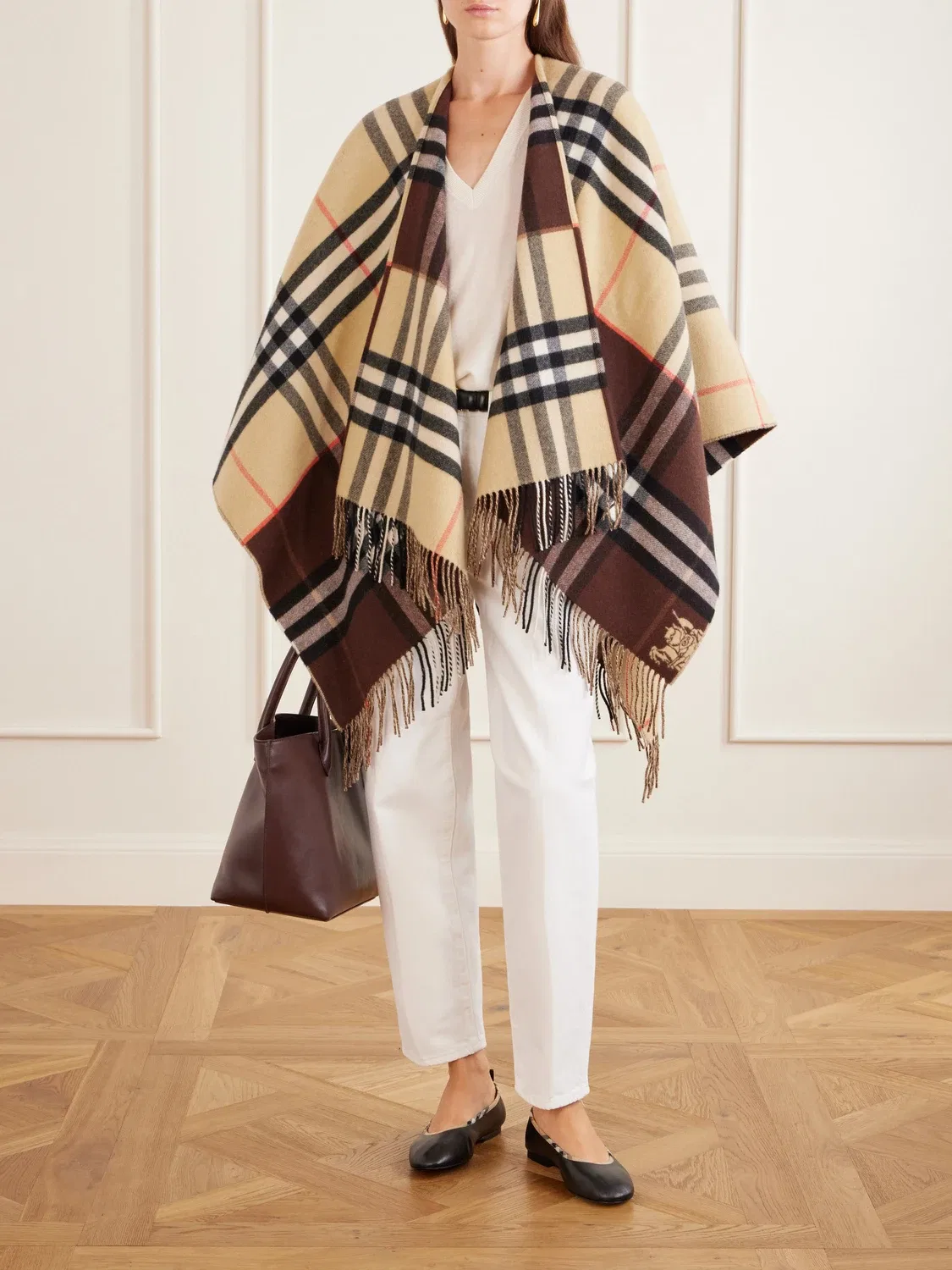 Кашемировая накидка в клетку с бахромой BURBERRY, коричневый — фото 2