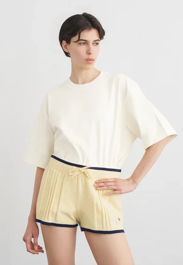 Футболка Ess tee os basic t-shirt Adidas Originals, теплая ваниль