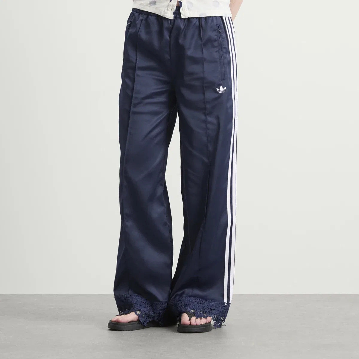 Женские брюки из атласа с кружевом Firebird Adidas, Night Indigo — фото 2
