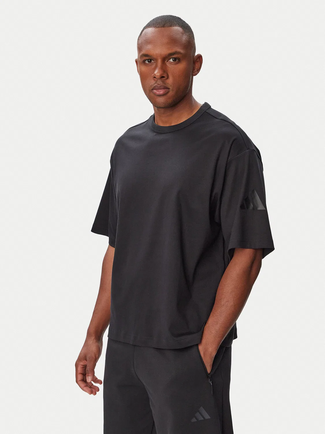 Мужская футболка стандартного кроя Soft Lux Adidas, черный