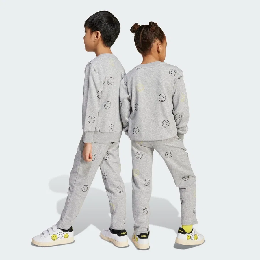 Детский спортивный комплект с принтом Smiley World, adidas X Smileyworld Summerset Kids, Серо-белый — фото 2