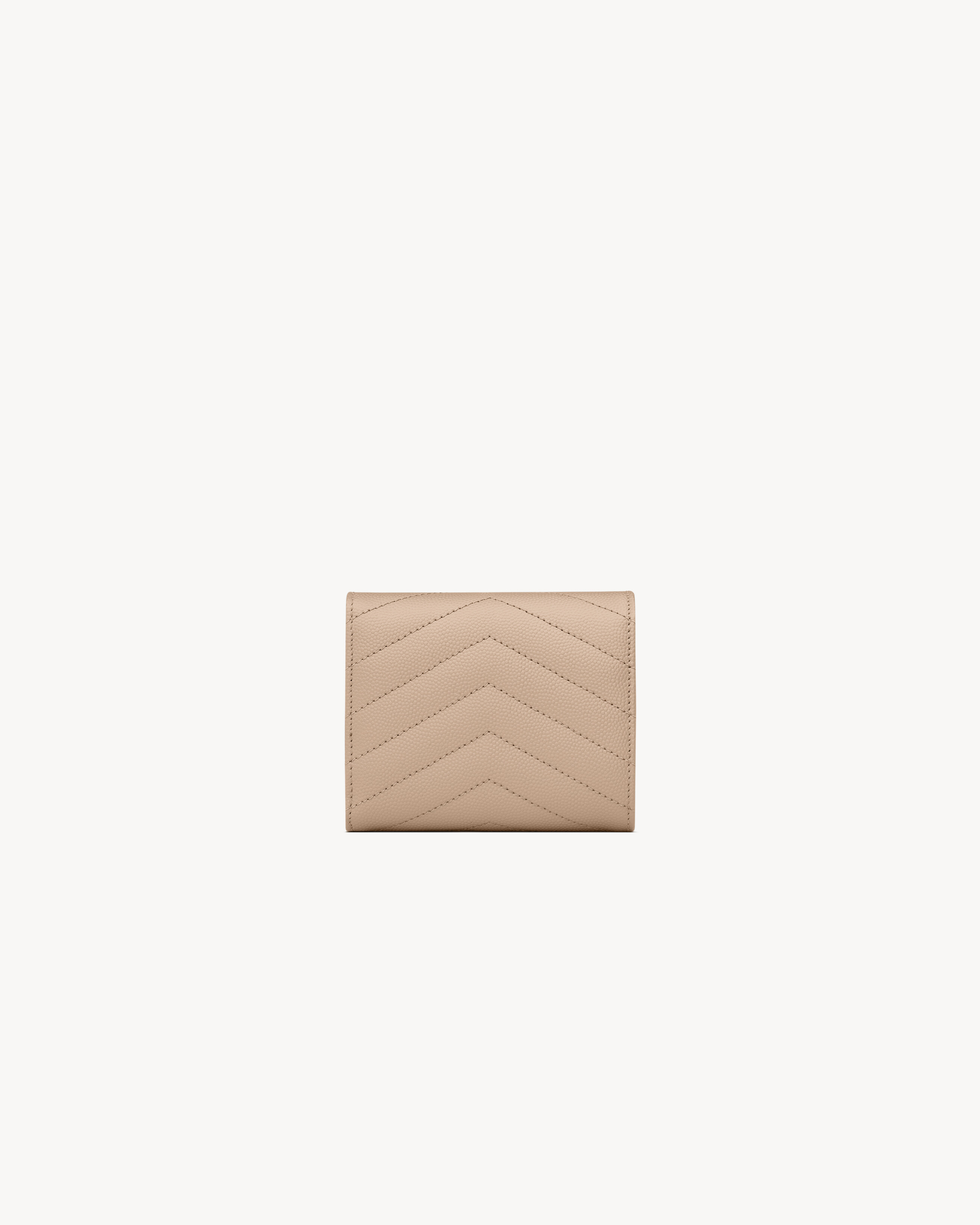 Многосложный кошелек Cassandre с мателассe из кожи Grain de Poudre Saint Laurent, бежевый — фото 2