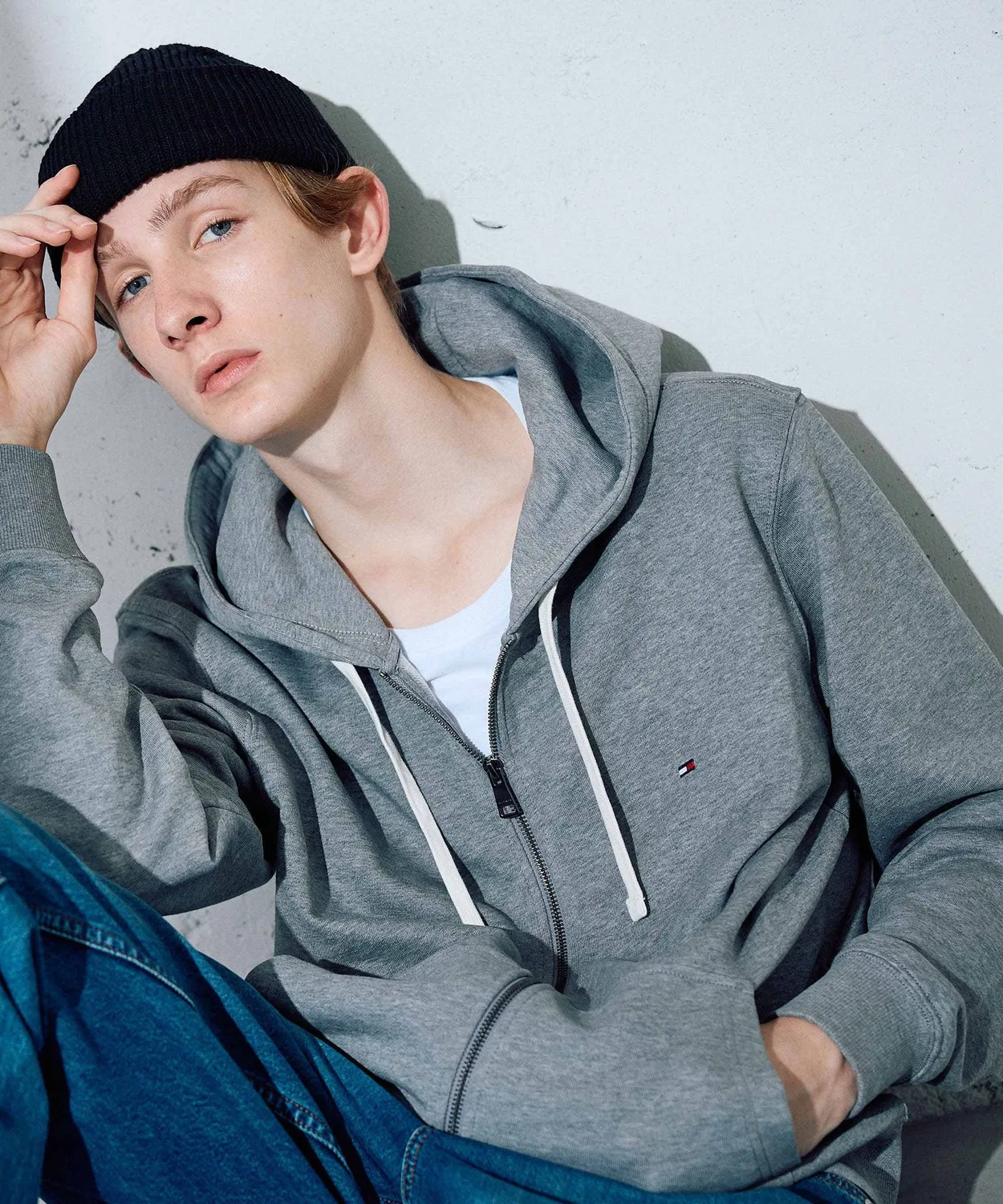 Мужское худи с длинным рукавомEssential Terry Zip-Up TOMMY HILFIGER, Grey — фото 4