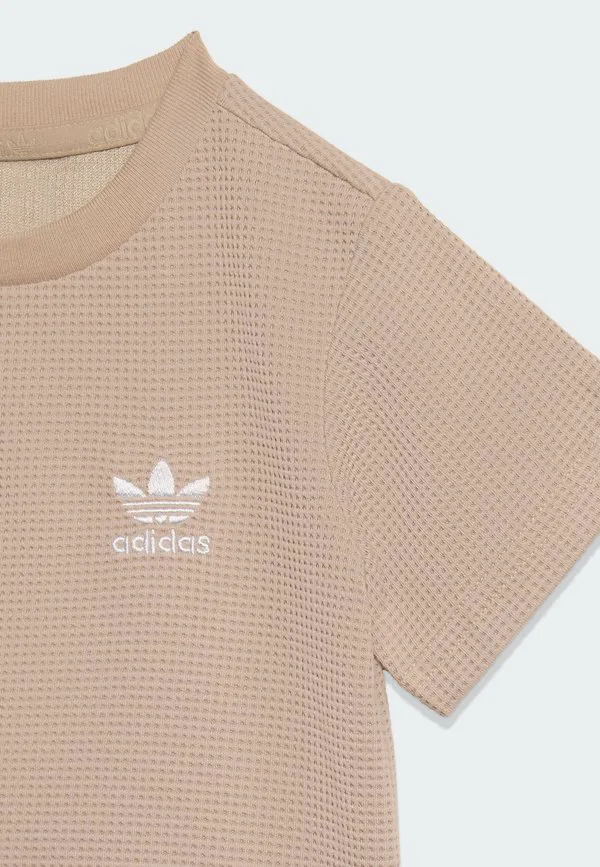 Обычный вафельный детский спортивный костюм Adidas Originals, Stone Khaki — фото 3