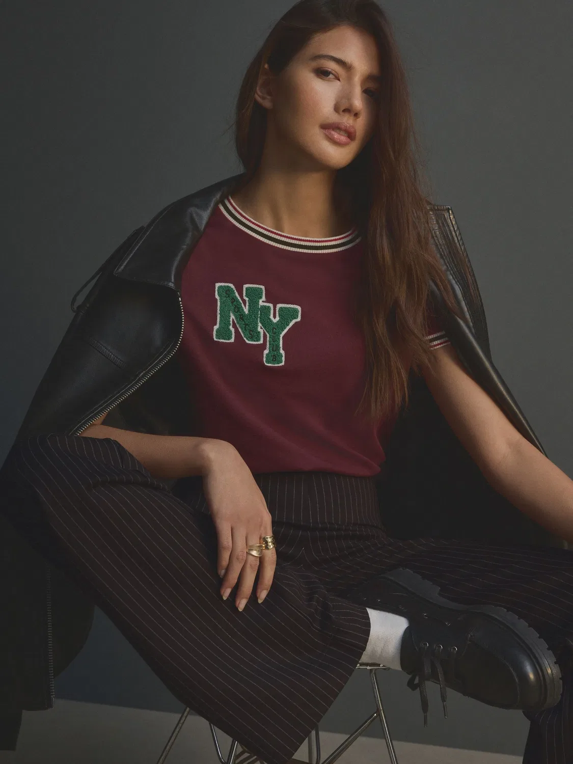 Брюки прямого кроя с эффектом утяжки, модель Black Pinstripe Smoothing Ponte Next, черный в полоску