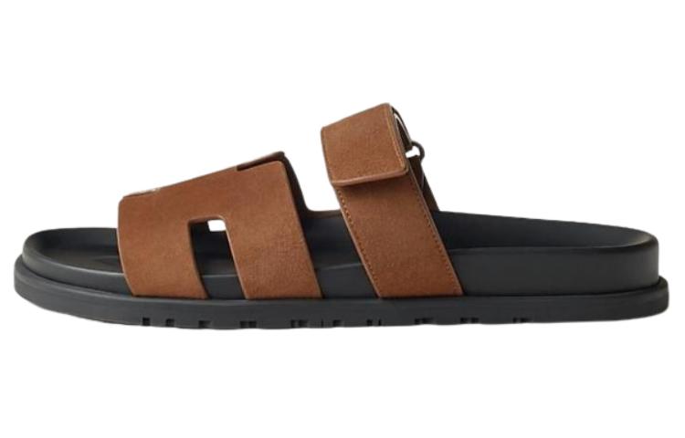 

Шлёпанцы на резиновой подошве Chypre мужские умбра HERMES