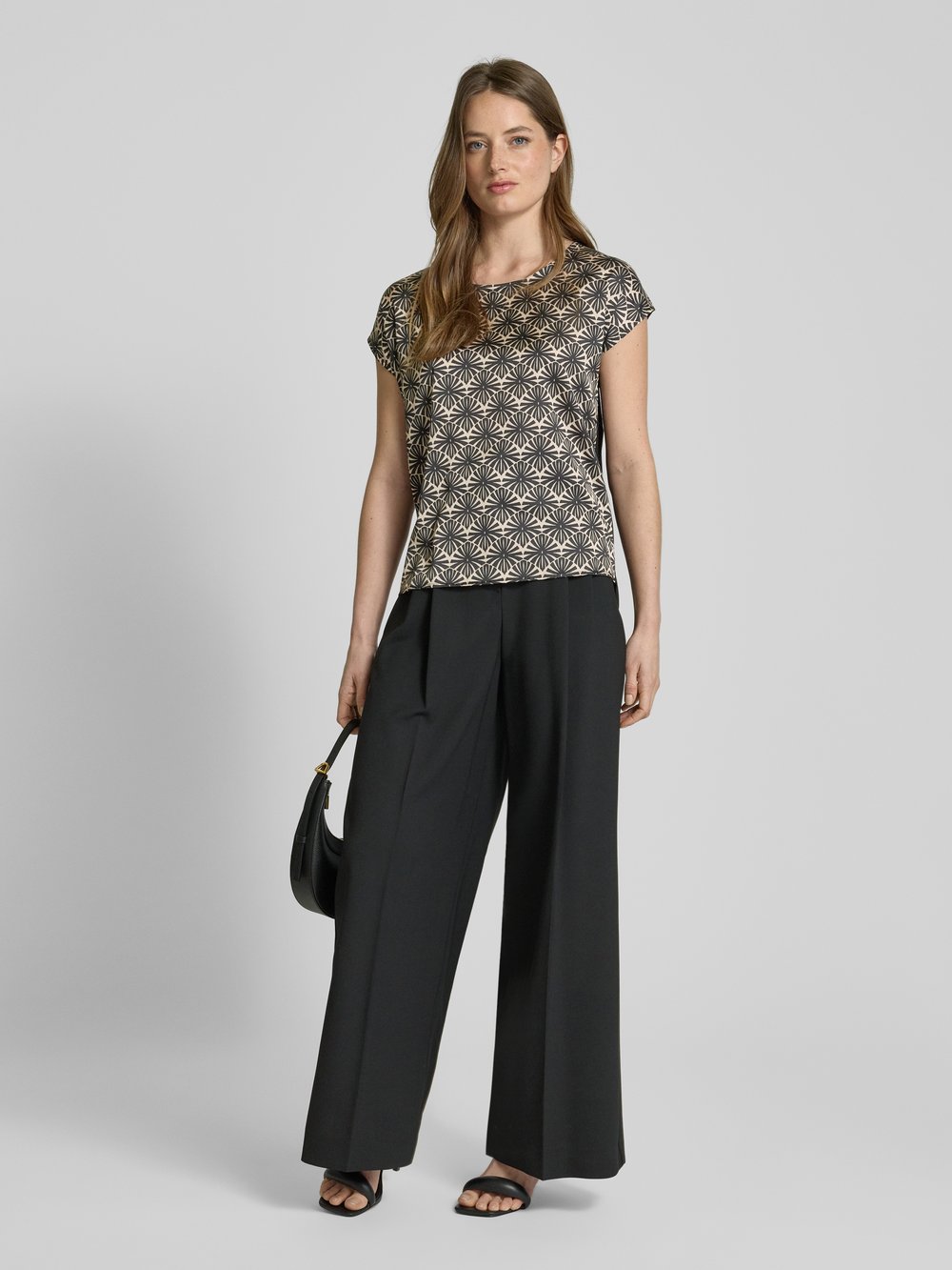 

Блузка-рубашка классического кроя с рукавами-крылышками More & More, черный