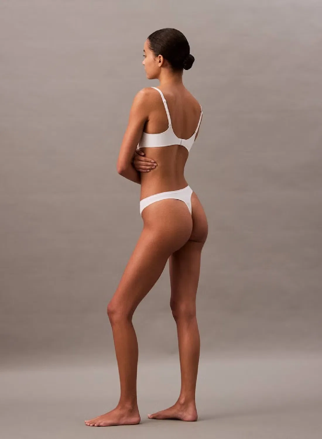 Трусы-стринги с поддержкой Perfectly Fit, Calvin Klein, белый — фото 2