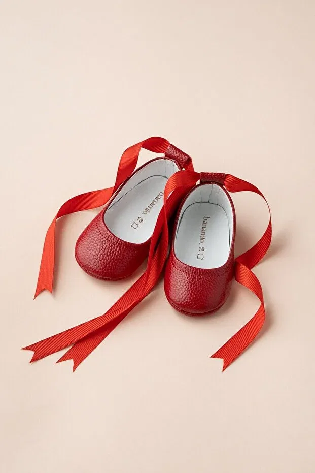 Детские балетки для девочек на шнуровке Diana ribbon Banamio, Red