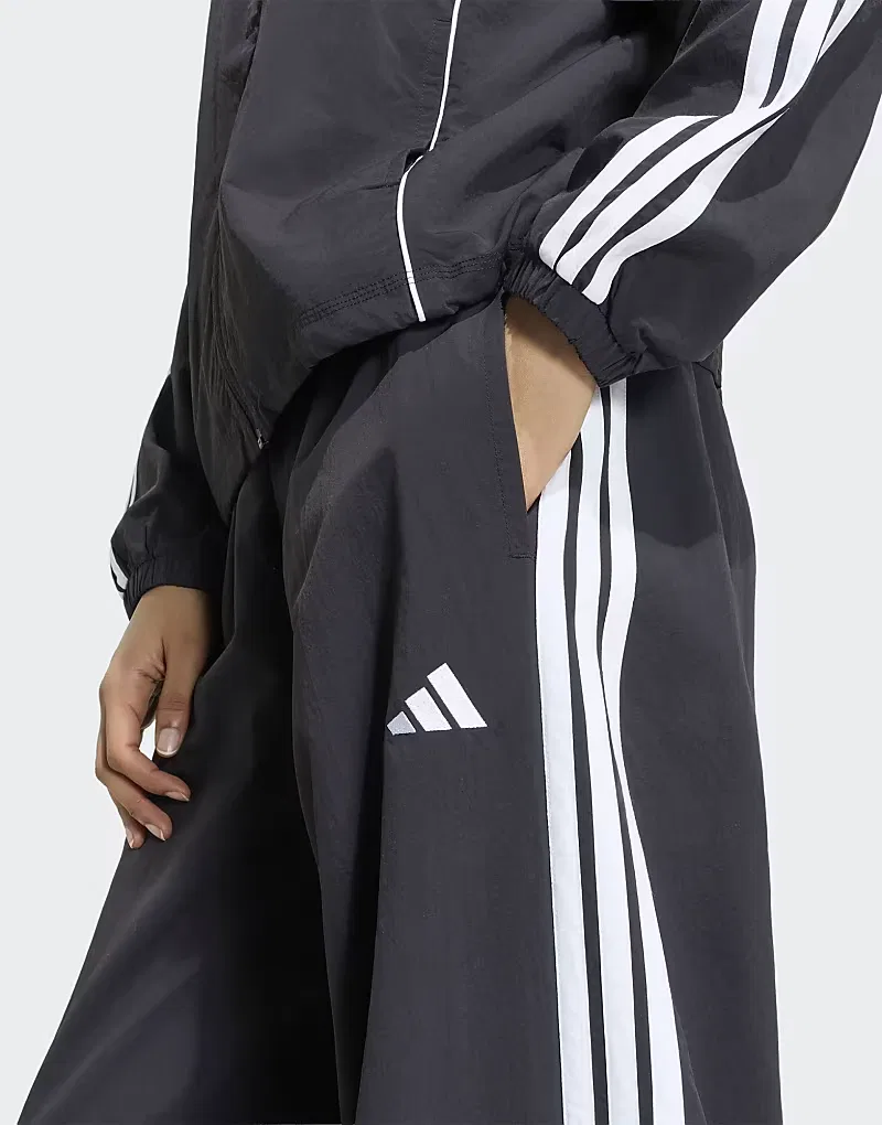 Культовые спортивные брюки Adidas Sportswear с широкими штанинами и эластичными вставками, черно-белые — фото 4