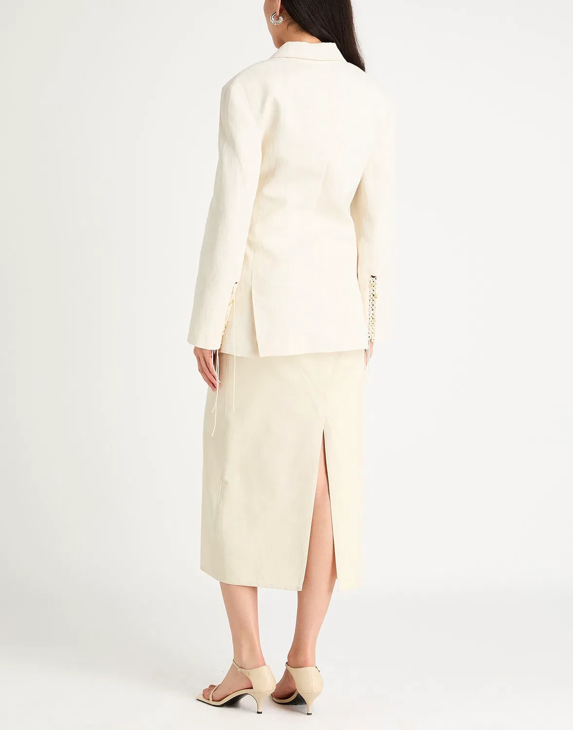 Женский однобортный пиджак из льна с лацканами Jacquemus, кремовый — фото 3