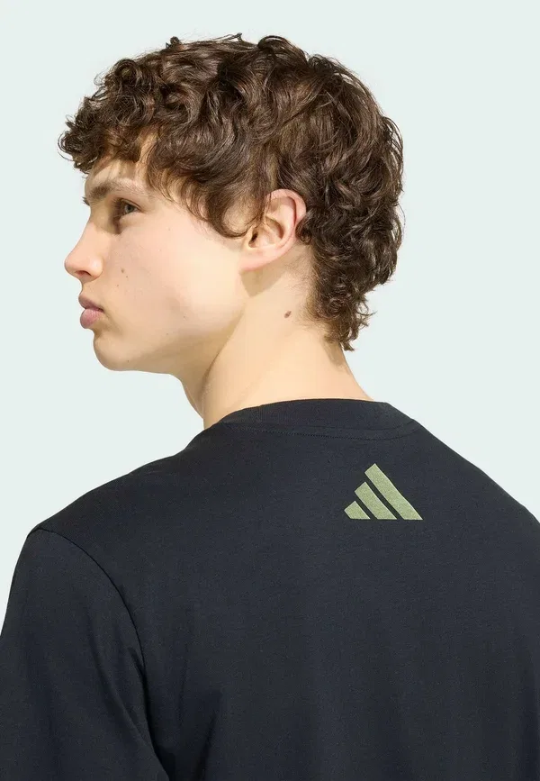 Футболка с принтом команды Audi Formula One в Майами Adidas Performance — фото 3