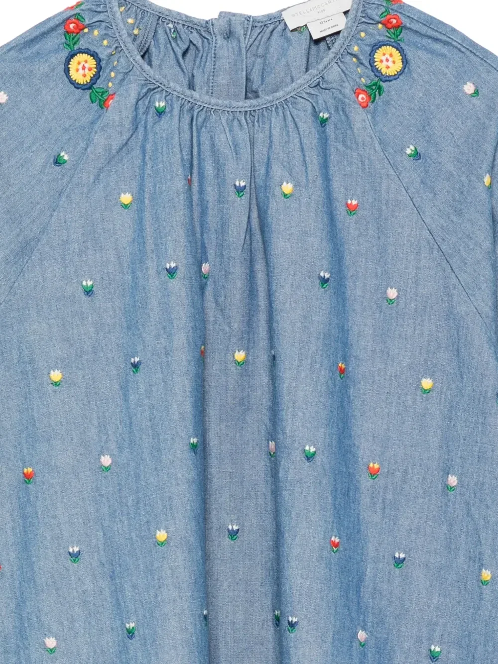 Джинсовое платье с цветочной вышивкой Stella Mccartney Kids, синий — фото 3