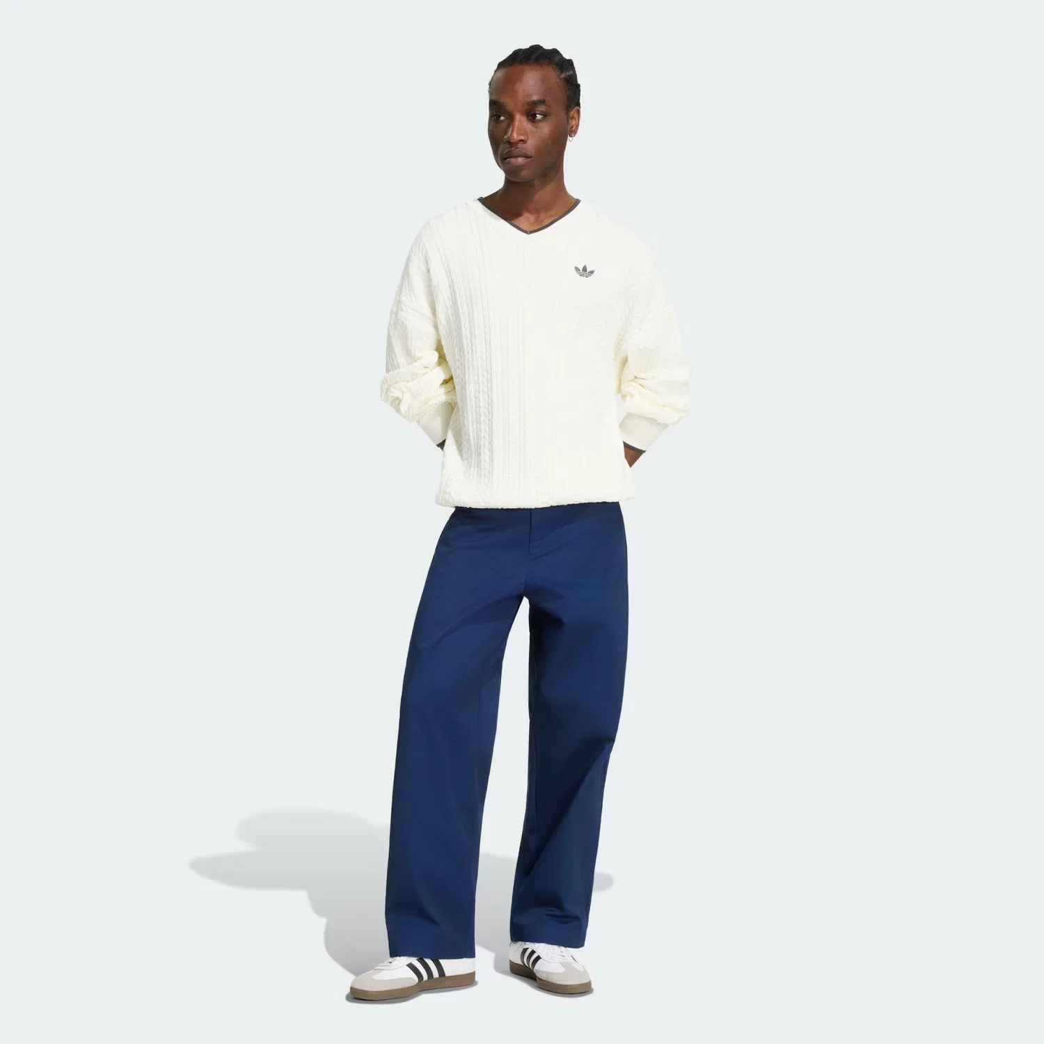 Мужской свитер крупной вязки с V-образным вырезом Cable Knit V-Neck Sweater Adidas Originals, Cloud White — фото 3