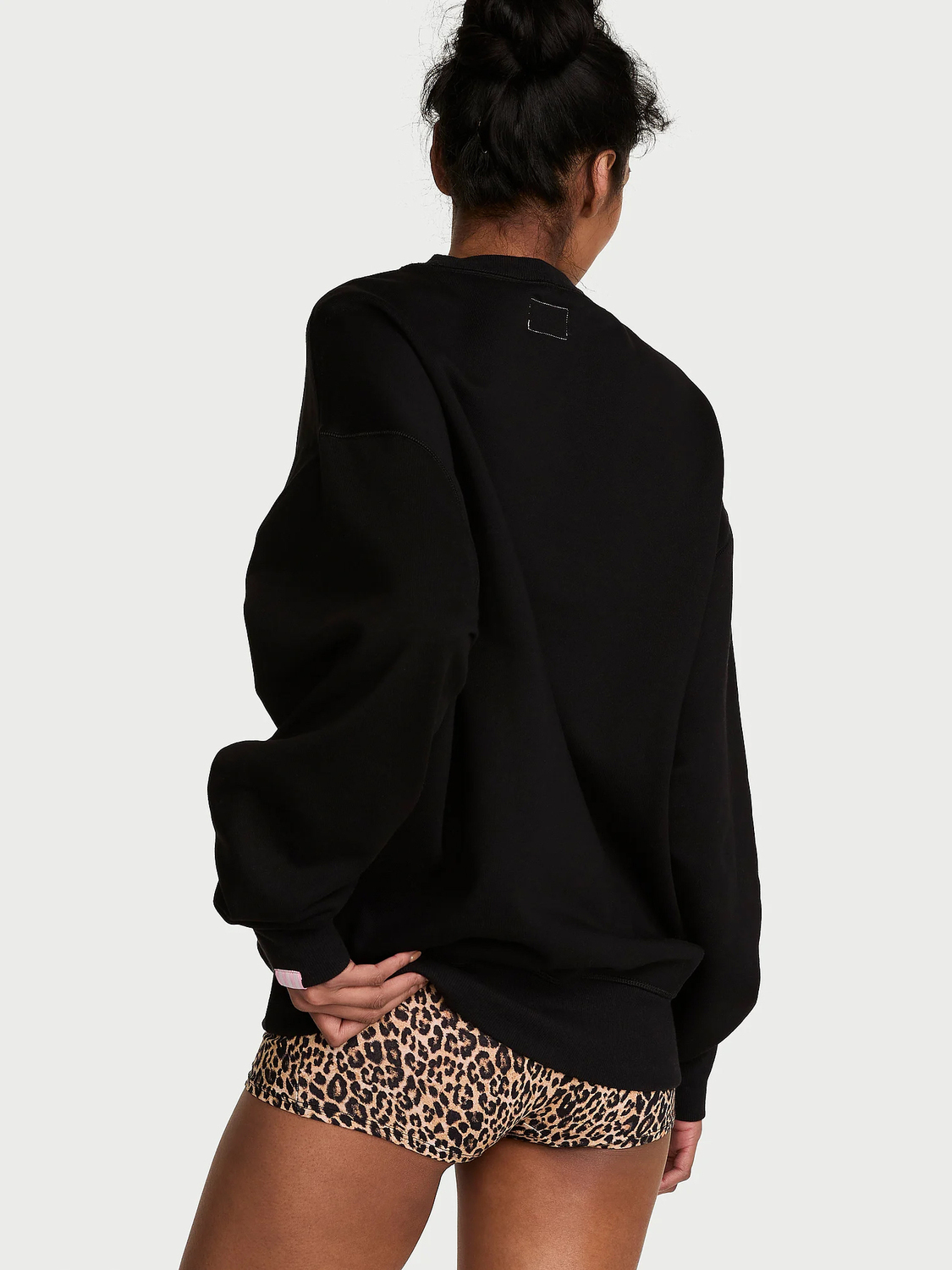 Свитшот Victoria's Secret Angel Essentials Effortless Fleece Crewneck, черный — фото 3