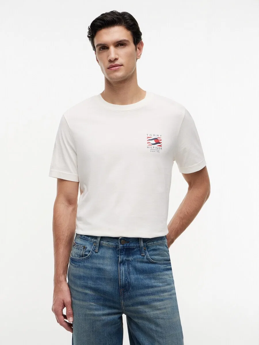 Футболка TOMMY HILFIGER 'Wavy Flag', кремовый — фото 2