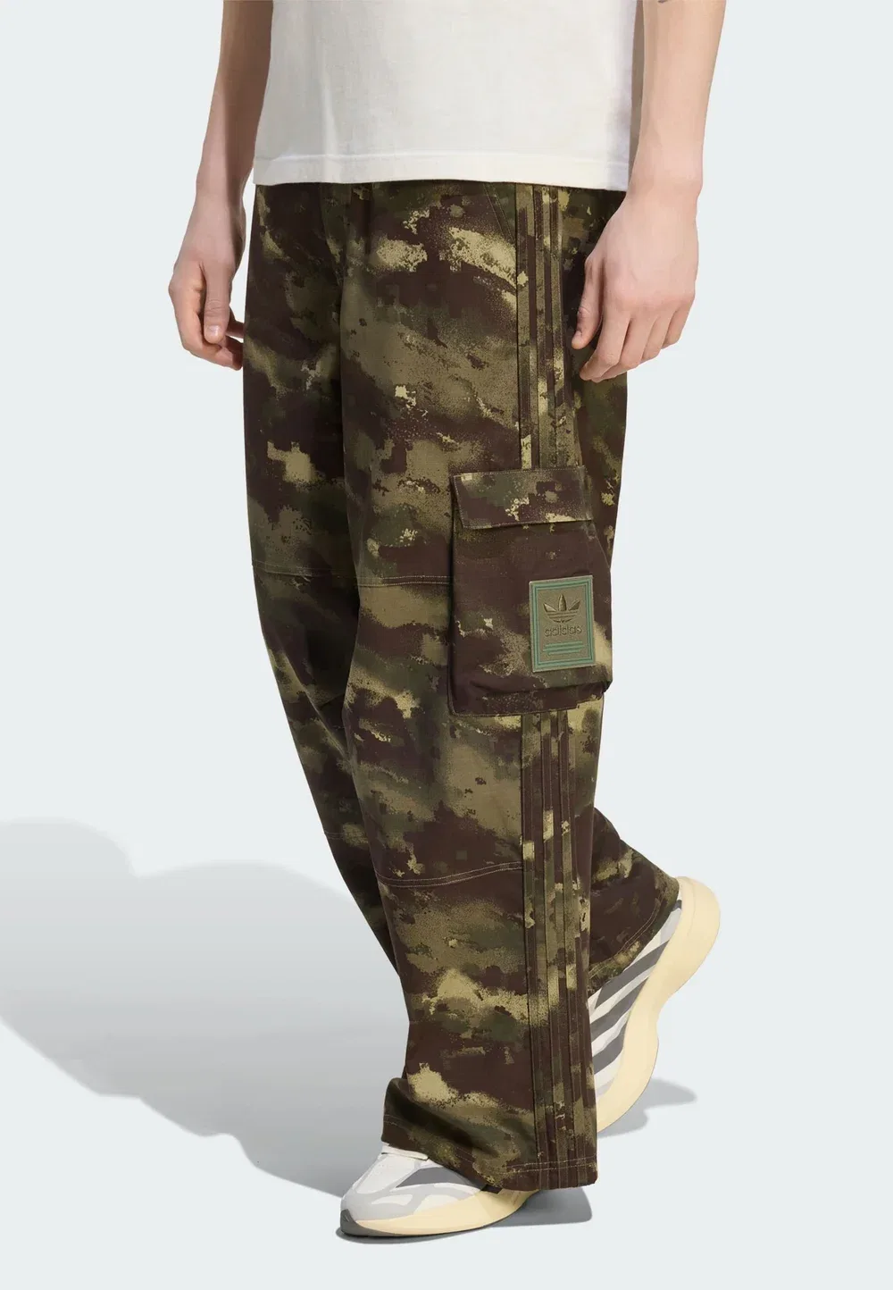 Камуфляжные брюки - брюки-карго Adidas Originals, Olive Strata