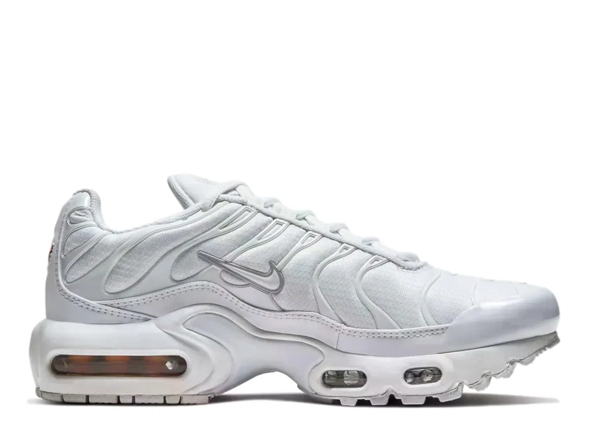 Детские кроссовки для мальчиков с технологией Tuned Air NIKE Air Max Plus NIKE, White — фото 2