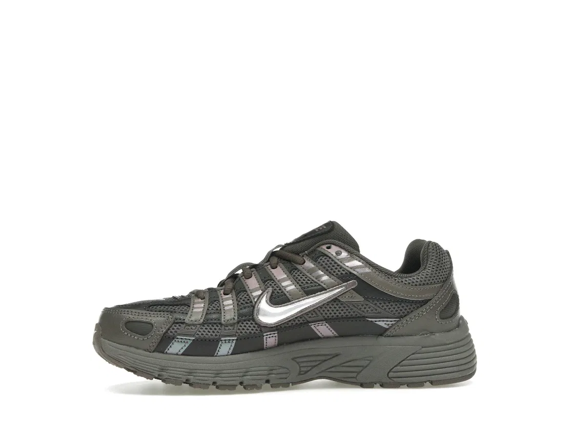 Детские кроссовки Lifestyle Nike P-6000, Cave Stone/Medium Ash/Flat Pewter/Metallic Silver — фото 3