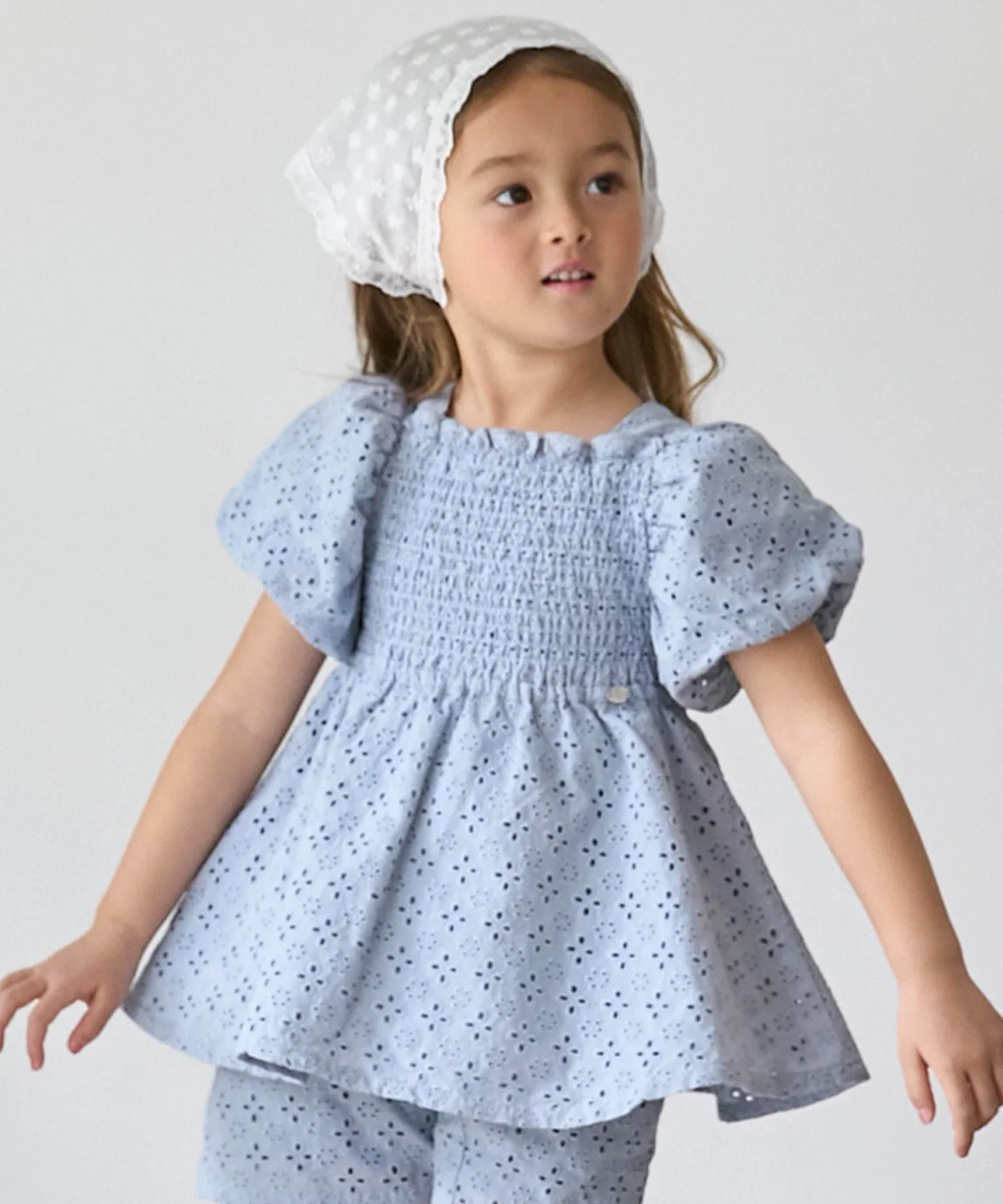 Детская туника с кружевными пышными рукавами, модель Lace Puff Tunic, petit main, Sax Blue