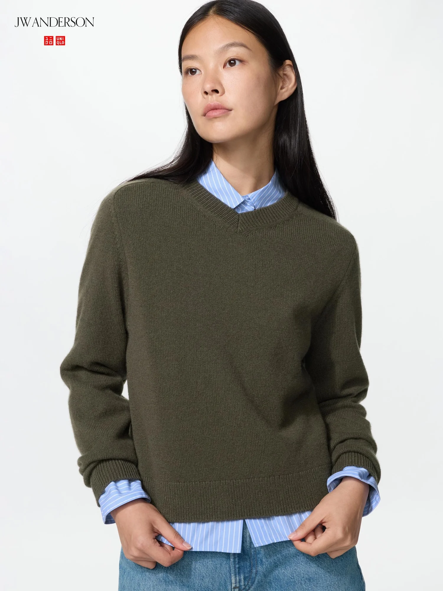 Свитер Uniqlo x JW Anderson Cashmere с V-образным вырезом, 57 оливковый