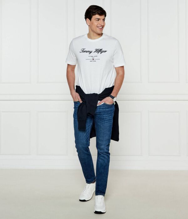 Футболка мужская Tommy Hilfiger стандартного кроя с принтом, белый — фото 2