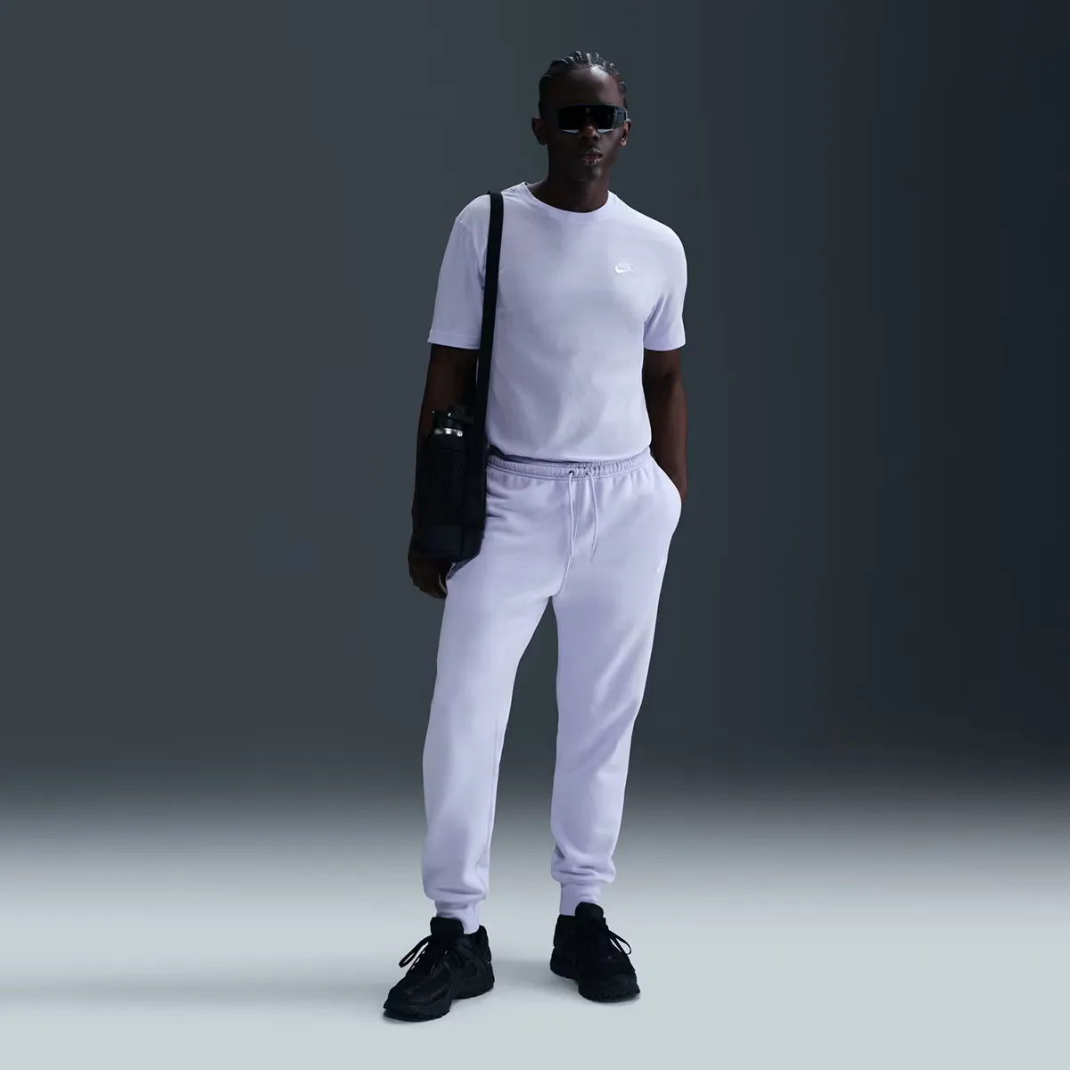 

Мужская футболка Nike Sportswear Club, фиолетовый